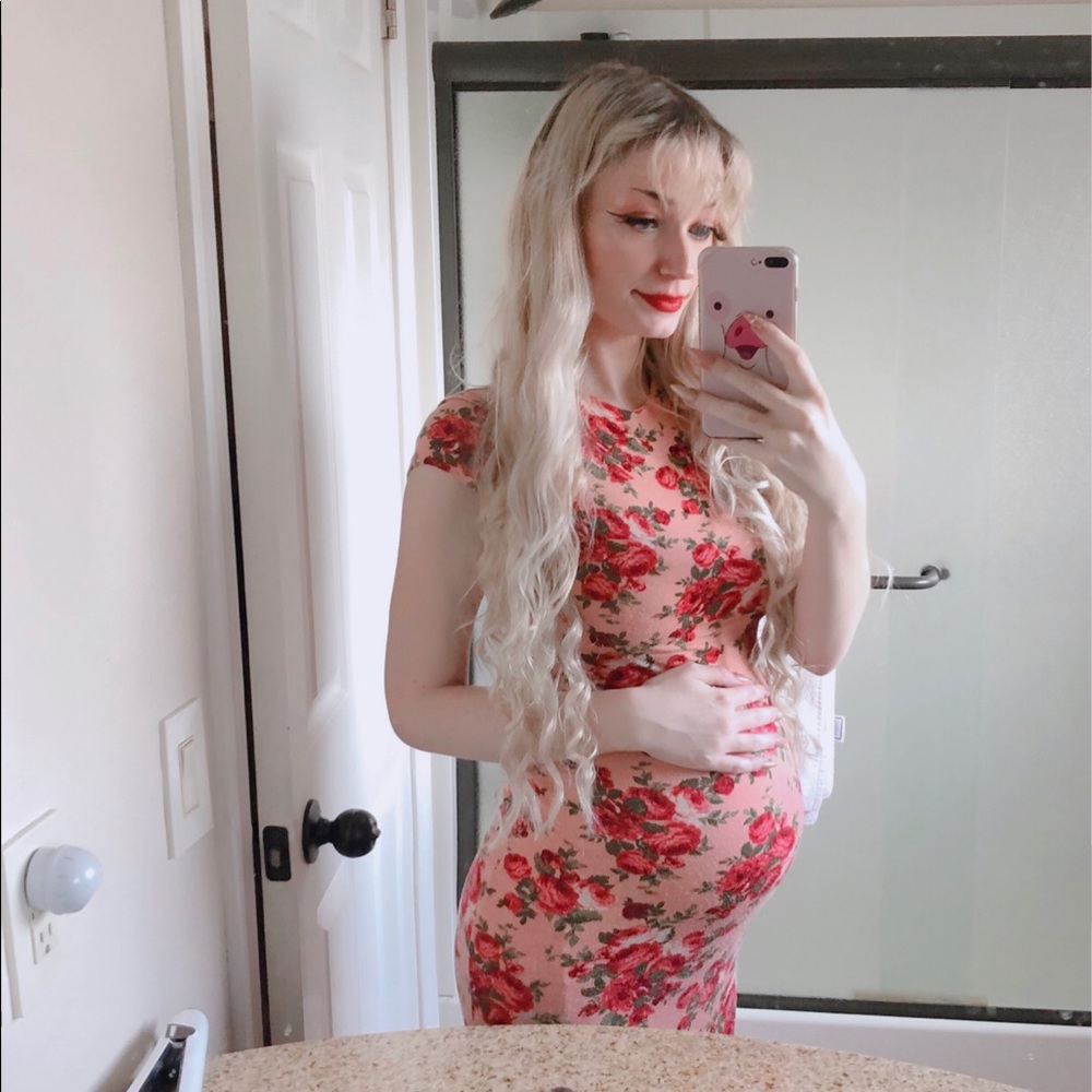 ❤️🌹 Meet Your Seller 🌹❤️ - Picture 2 of 4